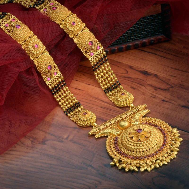 Traditional gold jewellery collection